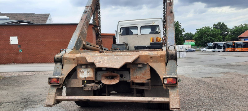 Mercedes-Benz 1833 Absetzkipper - Konténerszállító: 4 kép. Mercedes-Benz 1833 Absetzkipper - Konténerszállító: 4 kép.