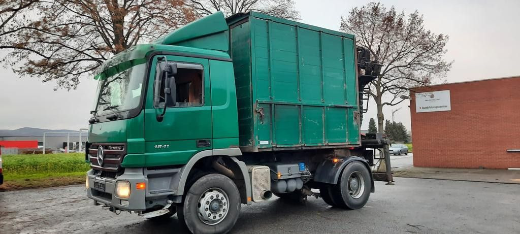 Mercedes-Benz 1841K 4x2 Actros Kipper mit Kran+Greifer - Billenőplatós teherautó, Darus autó: 1 kép. Mercedes-Benz 1841K 4x2 Actros Kipper mit Kran+Greifer - Billenőplatós teherautó, Darus autó: 1 kép.