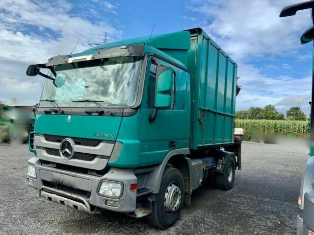 Mercedes-Benz 1844K 4x2 Kipper mit Kran Blattgefedert - Billenőplatós teherautó, Darus autó: 1 kép. Mercedes-Benz 1844K 4x2 Kipper mit Kran Blattgefedert - Billenőplatós teherautó, Darus autó: 1 kép.