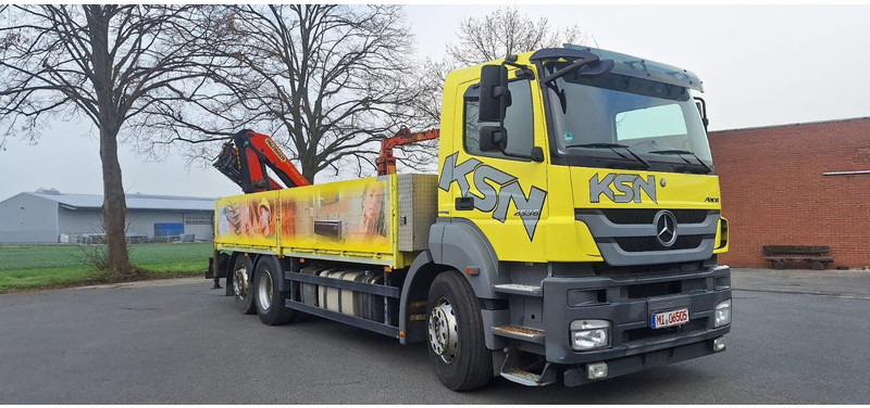 Mercedes-Benz 2636 Axor 3-Achser 6x2 mit Kran PK14002+Funk - Platós teherautó, Darus autó: 1 kép. Mercedes-Benz 2636 Axor 3-Achser 6x2 mit Kran PK14002+Funk - Platós teherautó, Darus autó: 1 kép.