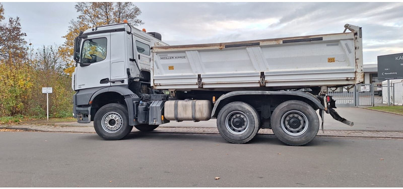 Mercedes-Benz 2648 3348 - Billenőplatós teherautó: 5 kép. Mercedes-Benz 2648 3348 - Billenőplatós teherautó: 5 kép.