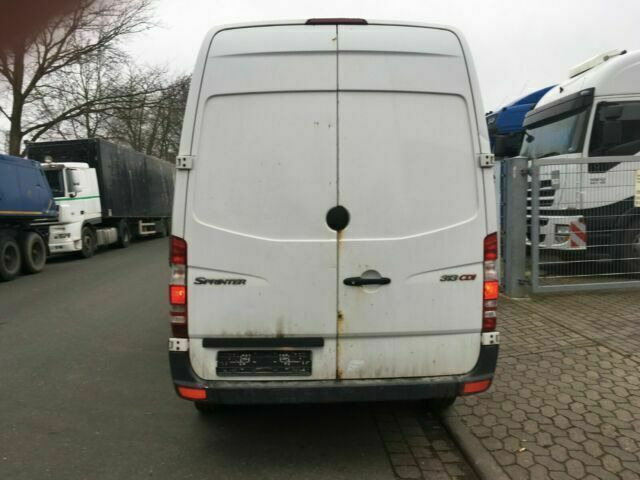 Mercedes-Benz 300-serie 313 cdi Sprinter German Truck - Furgon: 5 kép. Mercedes-Benz 300-serie 313 cdi Sprinter German Truck - Furgon: 5 kép.