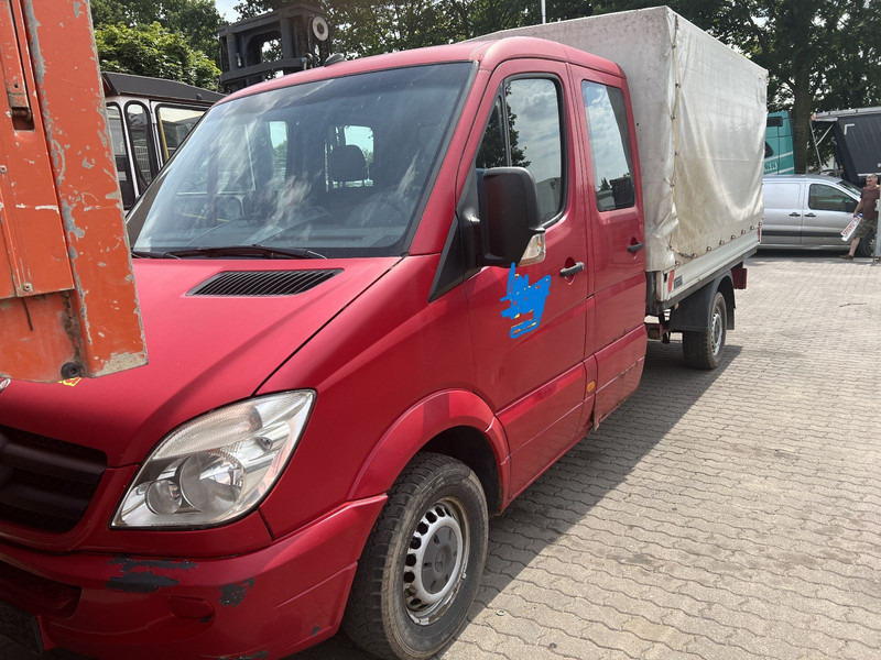Mercedes-Benz 319 Doka - Ponyvás kisteherautó, Duplakabinos kisteherautó: 5 kép. Mercedes-Benz 319 Doka - Ponyvás kisteherautó, Duplakabinos kisteherautó: 5 kép.