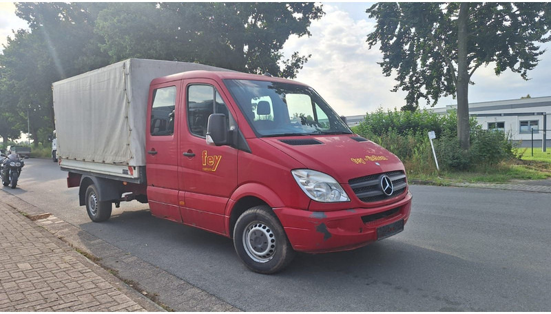 Mercedes-Benz 319 Doka - Ponyvás kisteherautó, Duplakabinos kisteherautó: 3 kép. Mercedes-Benz 319 Doka - Ponyvás kisteherautó, Duplakabinos kisteherautó: 3 kép.