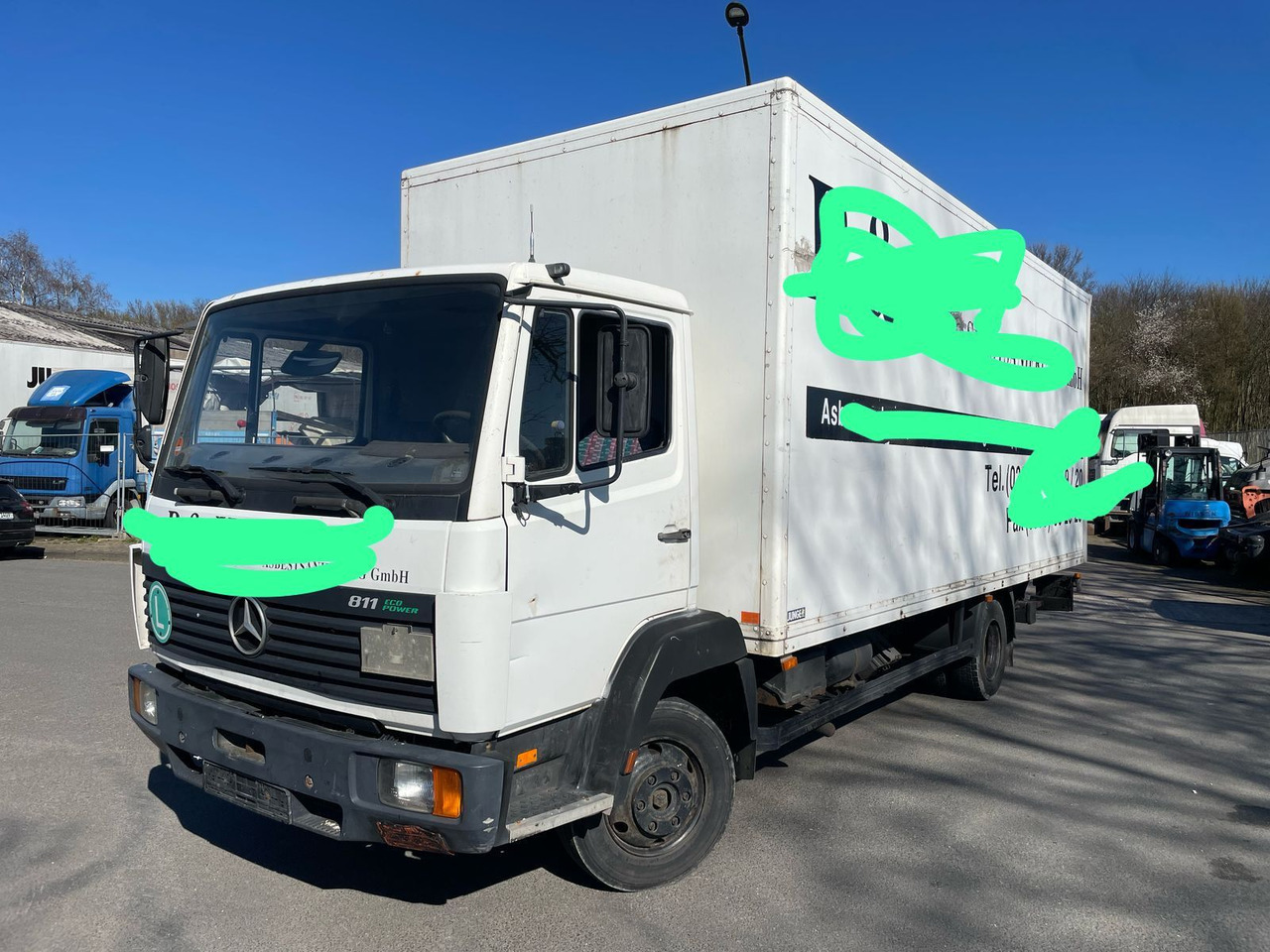 Mercedes-Benz 811 Koffer Blatt/Blatt Gefedert - Dobozos kisteherautó: 1 kép. Mercedes-Benz 811 Koffer Blatt/Blatt Gefedert - Dobozos kisteherautó: 1 kép.
