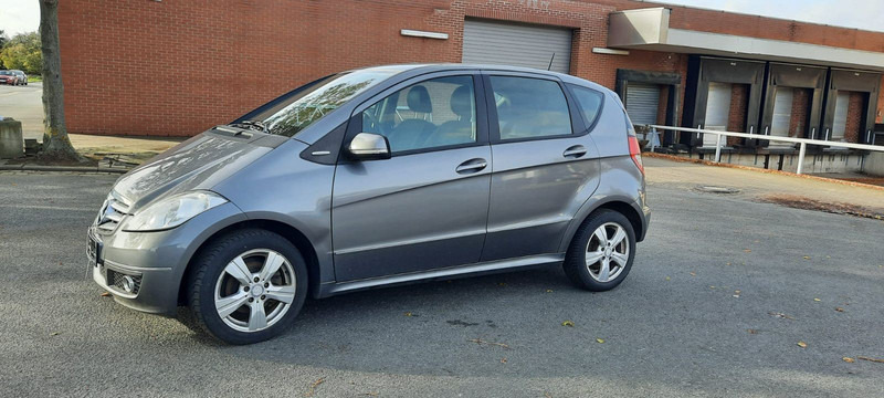 Mercedes-Benz A-Klasse 180 A 180 CDI AVANTGARDE - Autó: 2 kép. Mercedes-Benz A-Klasse 180 A 180 CDI AVANTGARDE - Autó: 2 kép.