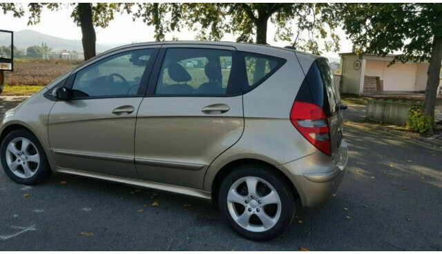 Mercedes-Benz A-Klasse 200 CDI - Autó: 4 kép. Mercedes-Benz A-Klasse 200 CDI - Autó: 4 kép.