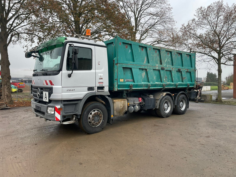 Mercedes-Benz Actros 2641 - Billenőplatós teherautó, Darus autó: 2 kép. Mercedes-Benz Actros 2641 - Billenőplatós teherautó, Darus autó: 2 kép.