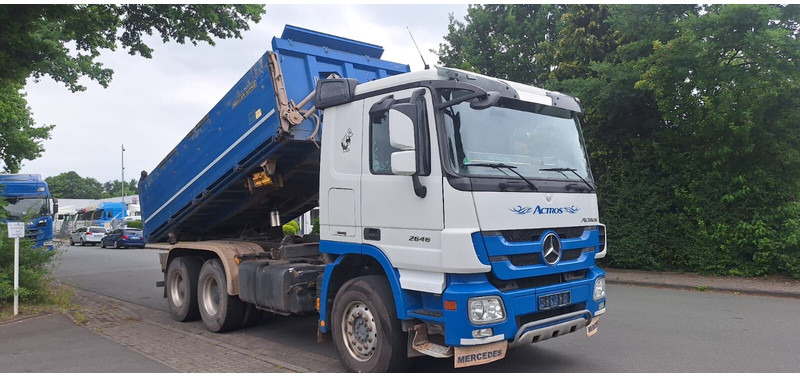 Mercedes-Benz Actros 2646 - Billenőplatós teherautó: 1 kép. Mercedes-Benz Actros 2646 - Billenőplatós teherautó: 1 kép.