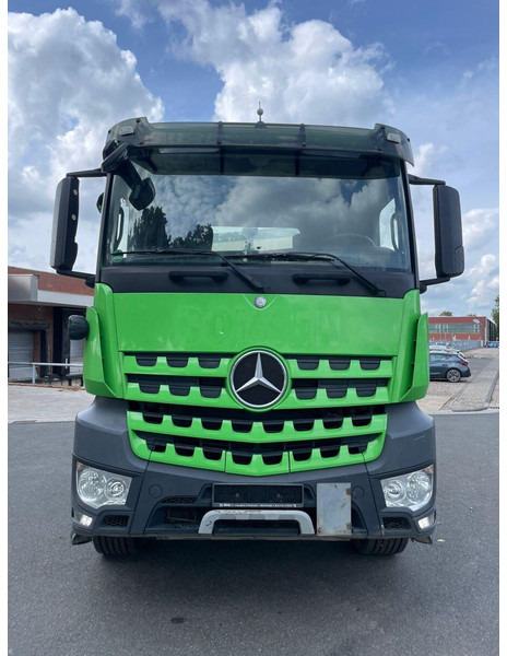 Mercedes-Benz Arocs 2643 - Horgos rakodó teherautó: 1 kép. Mercedes-Benz Arocs 2643 - Horgos rakodó teherautó: 1 kép.