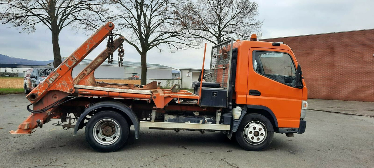 Mitsubishi Canter Absetzer Klima AHK Diff/Sperre - Konténerszállító: 5 kép. Mitsubishi Canter Absetzer Klima AHK Diff/Sperre - Konténerszállító: 5 kép.