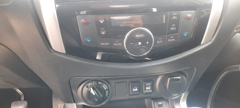 Pickup Nissan Navara NP300 N-Connecta Double Cab 4x4: 6 kép.