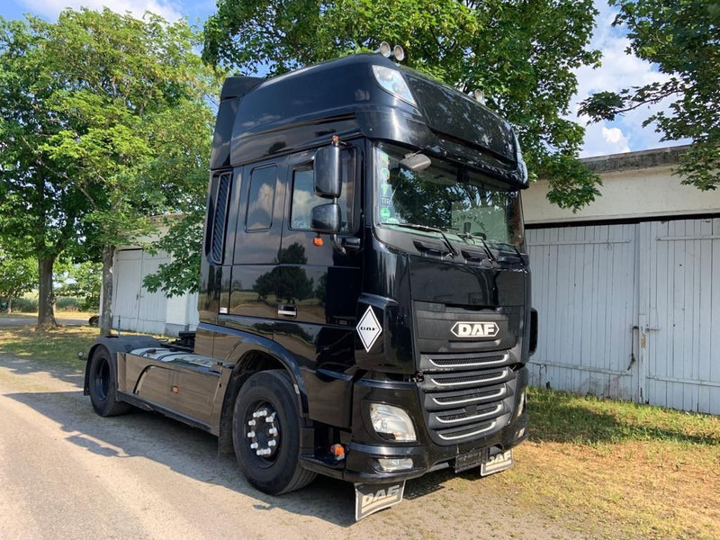 DAF XF 106/460 SSC Vollausstattung - Nyergesvontató: 1 kép. DAF XF 106/460 SSC Vollausstattung - Nyergesvontató: 1 kép.