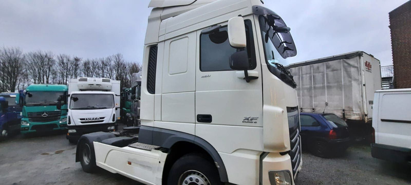 DAF XF106- 460 Space Cap Vollaustt.Top Top Zus - Nyergesvontató: 3 kép. DAF XF106- 460 Space Cap Vollaustt.Top Top Zus - Nyergesvontató: 3 kép.