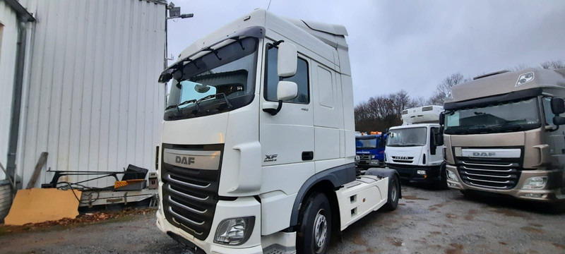 DAF XF106- 460 Space Cap Vollaustt.Top Top Zus - Nyergesvontató: 2 kép. DAF XF106- 460 Space Cap Vollaustt.Top Top Zus - Nyergesvontató: 2 kép.