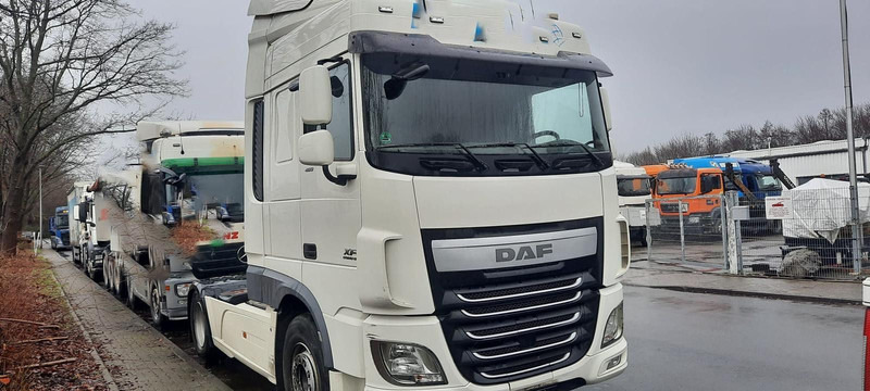 DAF XF106-460FT SZM Spoiler - Nyergesvontató: 1 kép. DAF XF106-460FT SZM Spoiler - Nyergesvontató: 1 kép.