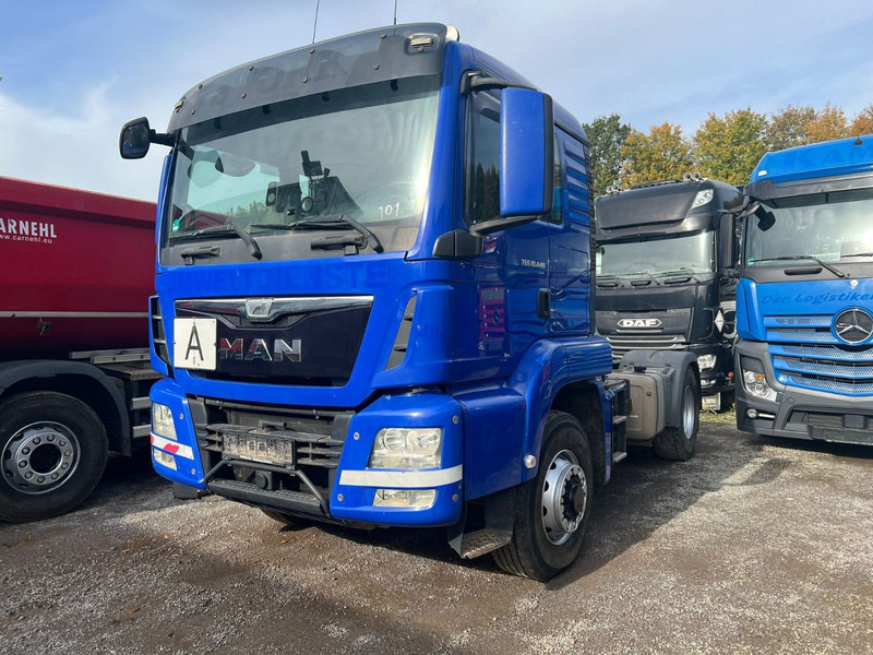 MAN 18.440 4x4 Hydrodrive - Nyergesvontató: 1 kép. MAN 18.440 4x4 Hydrodrive - Nyergesvontató: 1 kép.