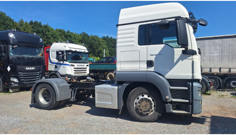 MAN TGS 18.440 FSA / 4x2 BLS Kipphydraulik - Nyergesvontató: 2 kép. MAN TGS 18.440 FSA / 4x2 BLS Kipphydraulik - Nyergesvontató: 2 kép.