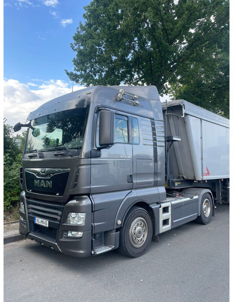 MAN TGX18.500 - Nyergesvontató: 1 kép. MAN TGX18.500 - Nyergesvontató: 1 kép.