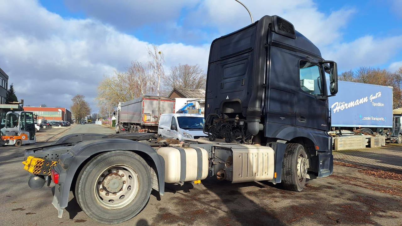 Mercedes-Benz 1840 Actros G.Haus/Hochdach Kipphyd. - Nyergesvontató: 5 kép. Mercedes-Benz 1840 Actros G.Haus/Hochdach Kipphyd. - Nyergesvontató: 5 kép.