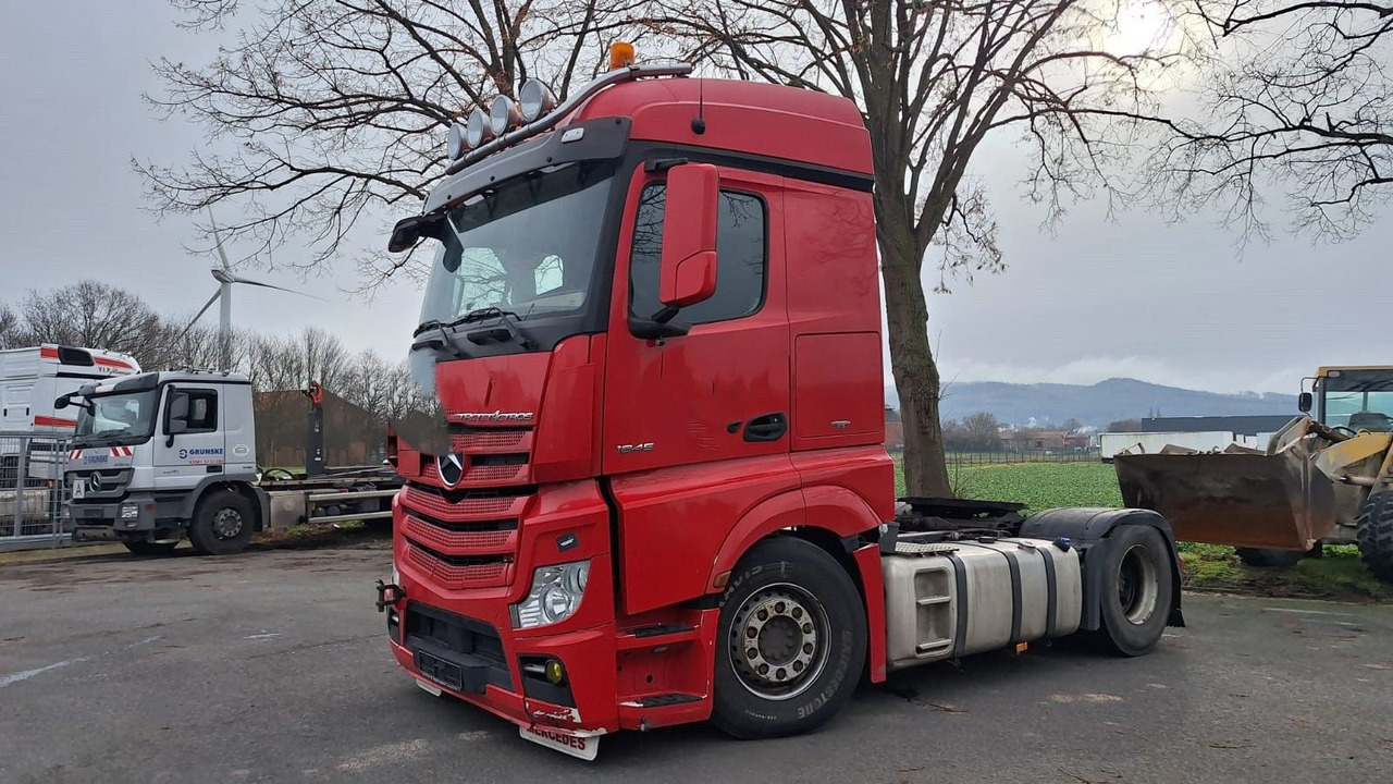 Mercedes-Benz 1845 Actros 4 2-Achser 4x2 SZM - Nyergesvontató: 2 kép. Mercedes-Benz 1845 Actros 4 2-Achser 4x2 SZM - Nyergesvontató: 2 kép.