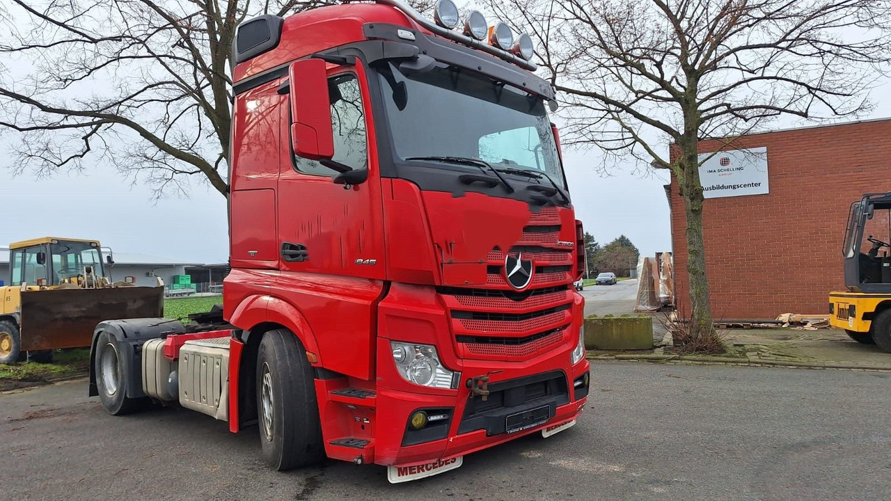 Mercedes-Benz 1845 Actros 4 2-Achser 4x2 SZM - Nyergesvontató: 1 kép. Mercedes-Benz 1845 Actros 4 2-Achser 4x2 SZM - Nyergesvontató: 1 kép.