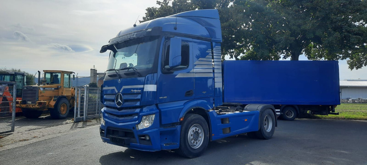 Mercedes-Benz 1845LS Actros 4x2 SZM Voll. StreamSpace - Nyergesvontató: 1 kép. Mercedes-Benz 1845LS Actros 4x2 SZM Voll. StreamSpace - Nyergesvontató: 1 kép.