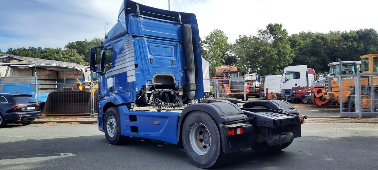 Mercedes-Benz 1845LS Actros 4x2 SZM Voll. StreamSpace - Nyergesvontató: 5 kép. Mercedes-Benz 1845LS Actros 4x2 SZM Voll. StreamSpace - Nyergesvontató: 5 kép.