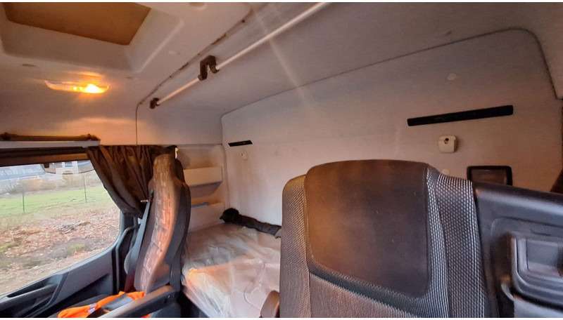 Mercedes-Benz 3363 SZM 6x4 G.Haus - Nyergesvontató: 5 kép. Mercedes-Benz 3363 SZM 6x4 G.Haus - Nyergesvontató: 5 kép.