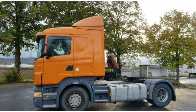 Scania P360 4x2 SZM G.Haus Klima Kipphyd - Nyergesvontató: 2 kép. Scania P360 4x2 SZM G.Haus Klima Kipphyd - Nyergesvontató: 2 kép.