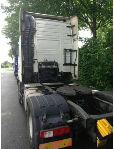 Volvo FH 440 G.Haus-Hochdach Euro:4 German Truck - Nyergesvontató: 4 kép. Volvo FH 440 G.Haus-Hochdach Euro:4 German Truck - Nyergesvontató: 4 kép.