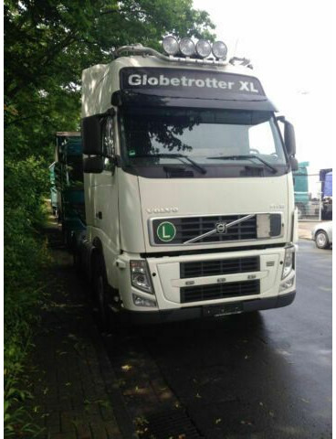 Volvo FH 440 G.Haus-Hochdach Euro:4 German Truck - Nyergesvontató: 3 kép. Volvo FH 440 G.Haus-Hochdach Euro:4 German Truck - Nyergesvontató: 3 kép.