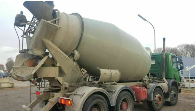 Scania 124-380PS 8x4 9-Qubik Stetter Euro:4 ZF-Schalte - Betonmixer: 4 kép. Scania 124-380PS 8x4 9-Qubik Stetter Euro:4 ZF-Schalte - Betonmixer: 4 kép.