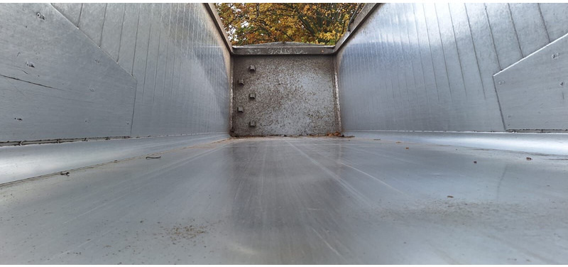 Schmitz Cargobull 48 Kubik Alu/Stahlchassi - Félpótkocsi billenőplatós: 5 kép. Schmitz Cargobull 48 Kubik Alu/Stahlchassi - Félpótkocsi billenőplatós: 5 kép.