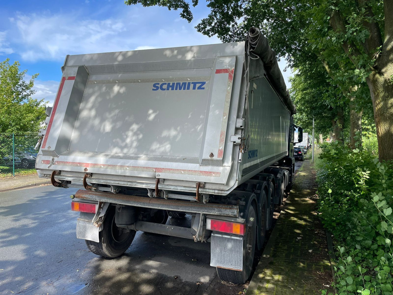 Schmitz Cargobull Kippmulde 3 Achser 28 Kubik - Félpótkocsi billenőplatós: 4 kép. Schmitz Cargobull Kippmulde 3 Achser 28 Kubik - Félpótkocsi billenőplatós: 4 kép.