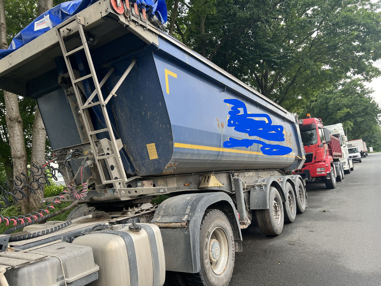 Schmitz Cargobull SKI24 Kipper 3 Achser - Félpótkocsi billenőplatós: 4 kép. Schmitz Cargobull SKI24 Kipper 3 Achser - Félpótkocsi billenőplatós: 4 kép.