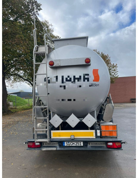 Schrader Chemie 7-Kammer - Tartályos félpótkocsi: 3 kép. Schrader Chemie 7-Kammer - Tartályos félpótkocsi: 3 kép.