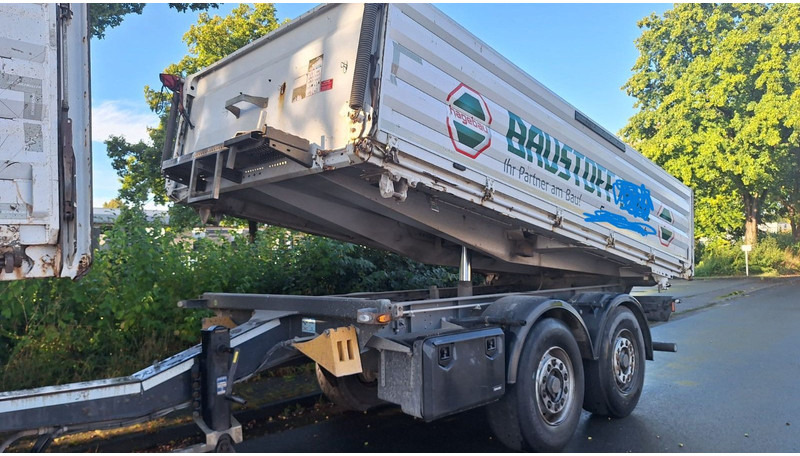 Schwarzmüller 3 Seiten Kipper Tandemanhänger - Pótkocsi billenőplatós: 1 kép. Schwarzmüller 3 Seiten Kipper Tandemanhänger - Pótkocsi billenőplatós: 1 kép.