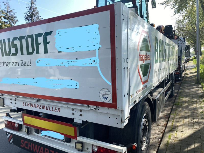 Schwarzmüller Baustoffpritsche - Platós pótkocsi: 4 kép. Schwarzmüller Baustoffpritsche - Platós pótkocsi: 4 kép.