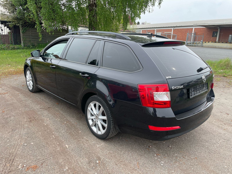 Škoda Octavia 2.0 TDI Green tec Solution Combi - Kombi: 2 kép. Škoda Octavia 2.0 TDI Green tec Solution Combi - Kombi: 2 kép.
