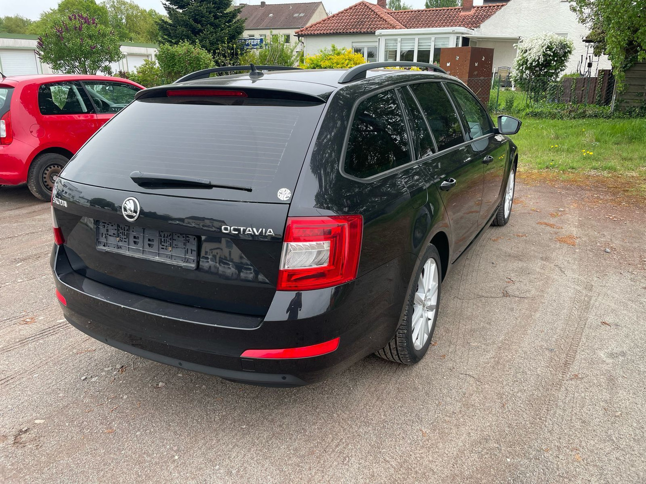 Skoda Octavia 2.0 TDI Green tec Solution Combi - Autó: 3 kép. Skoda Octavia 2.0 TDI Green tec Solution Combi - Autó: 3 kép.