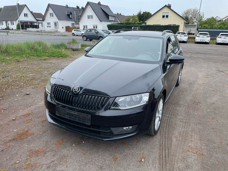 Škoda Octavia 2.0 TDI Green tec Solution Combi - Kombi: 1 kép. Škoda Octavia 2.0 TDI Green tec Solution Combi - Kombi: 1 kép.