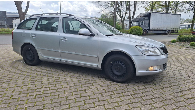 Škoda Octavia - Autó: 5 kép. Škoda Octavia - Autó: 5 kép.