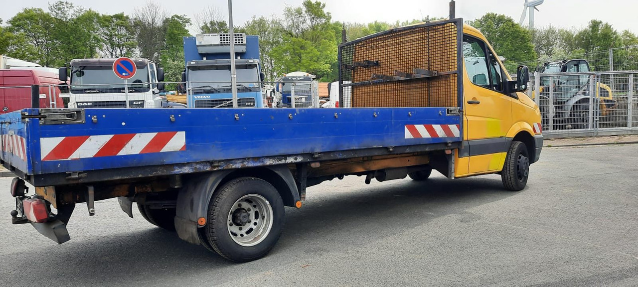 Volkswagen Crafter 50 TDI Lange/Pritsche AHK Klima - Platós kisteherautó: 2 kép. Volkswagen Crafter 50 TDI Lange/Pritsche AHK Klima - Platós kisteherautó: 2 kép.