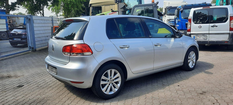 Volkswagen Golf - Autó: 3 kép. Volkswagen Golf - Autó: 3 kép.