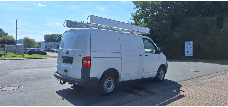 Volkswagen Transporter - Kis furgon: 4 kép. Volkswagen Transporter - Kis furgon: 4 kép.