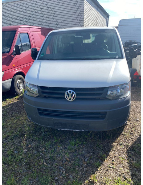 Volkswagen Transporter Pritsche Doppelkabine - Platós kisteherautó: 2 kép. Volkswagen Transporter Pritsche Doppelkabine - Platós kisteherautó: 2 kép.