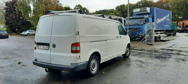 Volkswagen Transporter TDI Kastenwagen Lang - Kis furgon: 4 kép. Volkswagen Transporter TDI Kastenwagen Lang - Kis furgon: 4 kép.