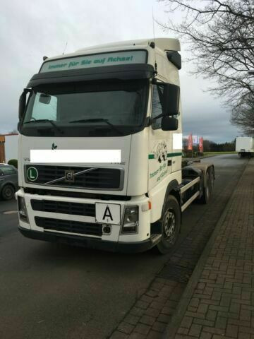 Volvo FH12-420 G.Haus 2xBett Klima Schaltgetriebe Reta - Horgos rakodó teherautó: 1 kép. Volvo FH12-420 G.Haus 2xBett Klima Schaltgetriebe Reta - Horgos rakodó teherautó: 1 kép.