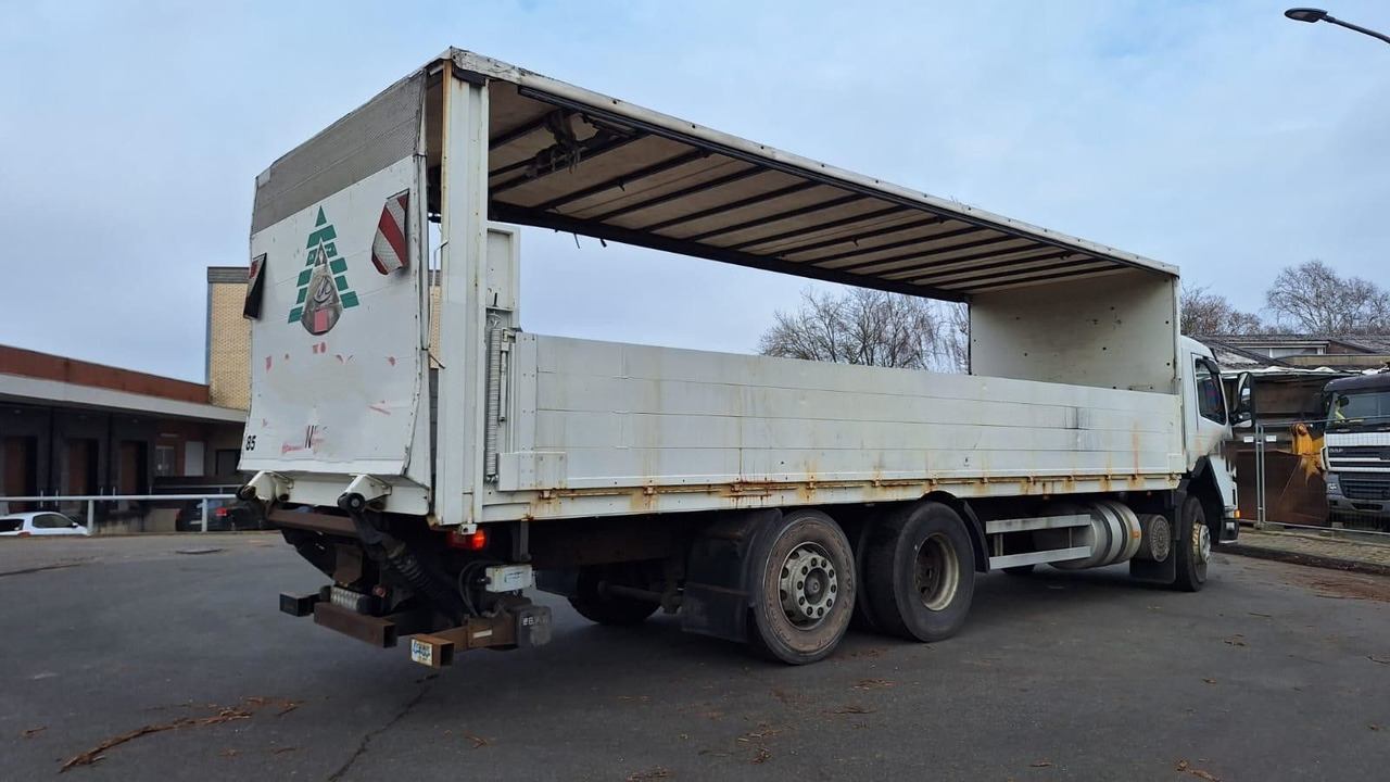 Volvo FM7 6x2 Koffer 3x vorhanden - Dobozos felépítményű teherautó: 3 kép. Volvo FM7 6x2 Koffer 3x vorhanden - Dobozos felépítményű teherautó: 3 kép.